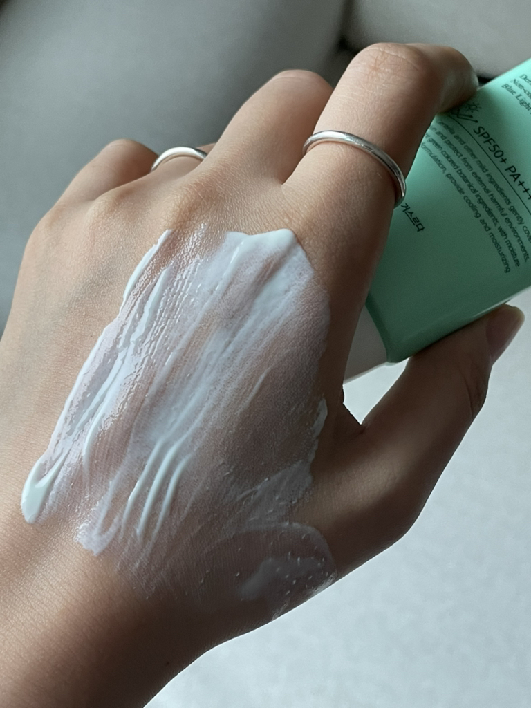 벤튼 (Benton) 에어핏 유브이 디펜스 선크림 [SPF50+/PA++++] review image