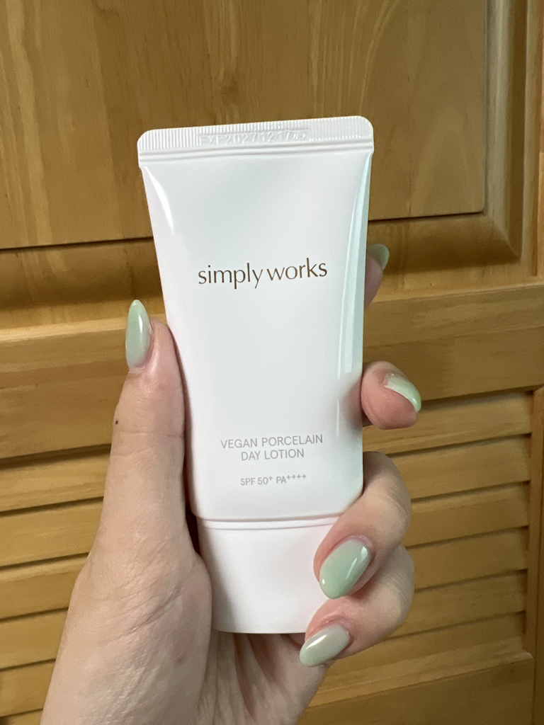 simplyworks 纯素日间润肤露 [SPF50+/PA++++] [瓷器] common.review image