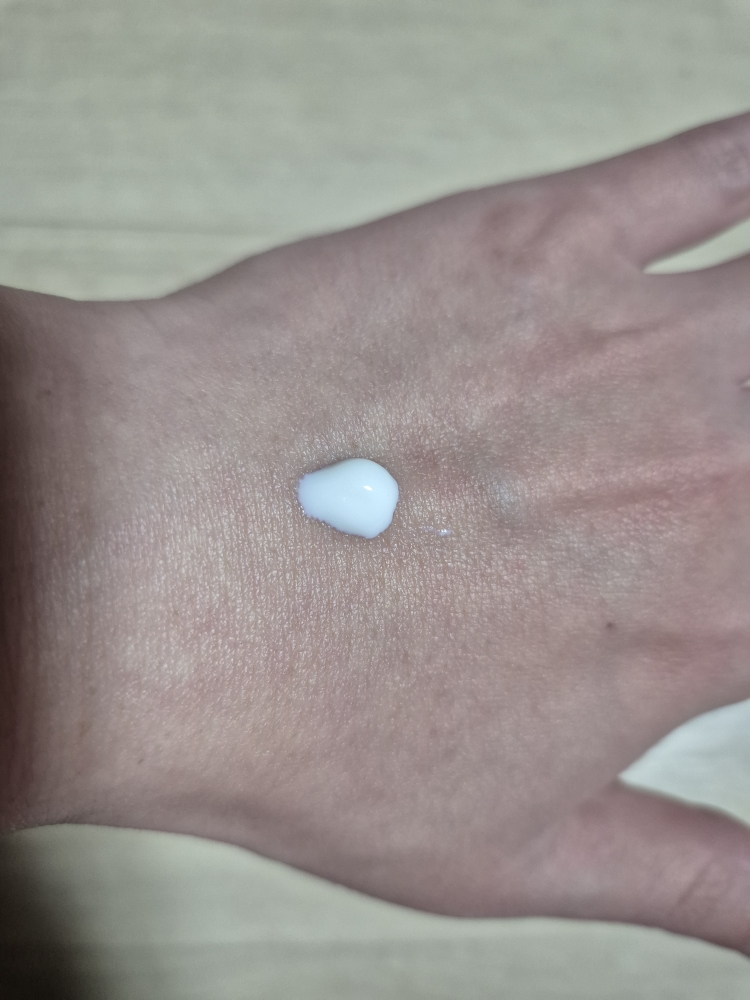 舒缓保湿防晒霜 [SPF50+/PA++++]的真实用户使用照片