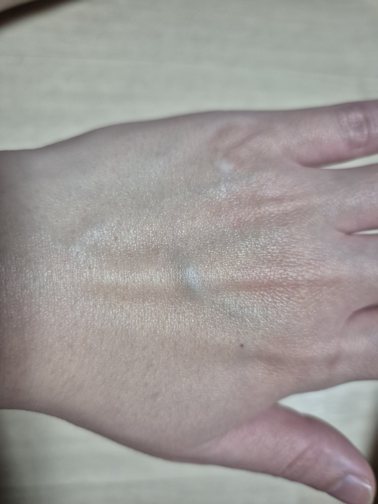舒缓保湿防晒霜 [SPF50+/PA++++]的真实用户使用照片