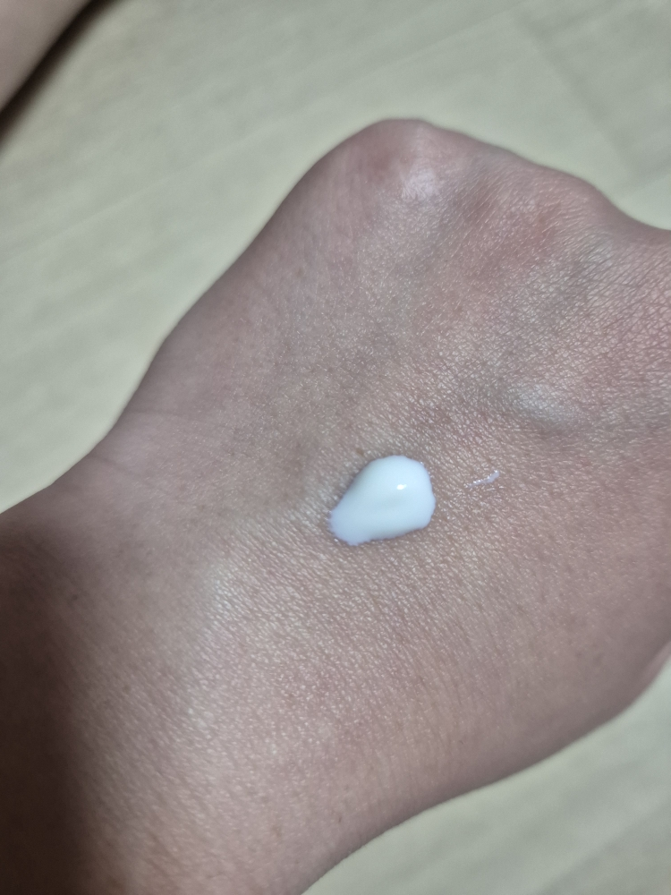 舒缓保湿防晒霜 [SPF50+/PA++++]的真实用户使用照片