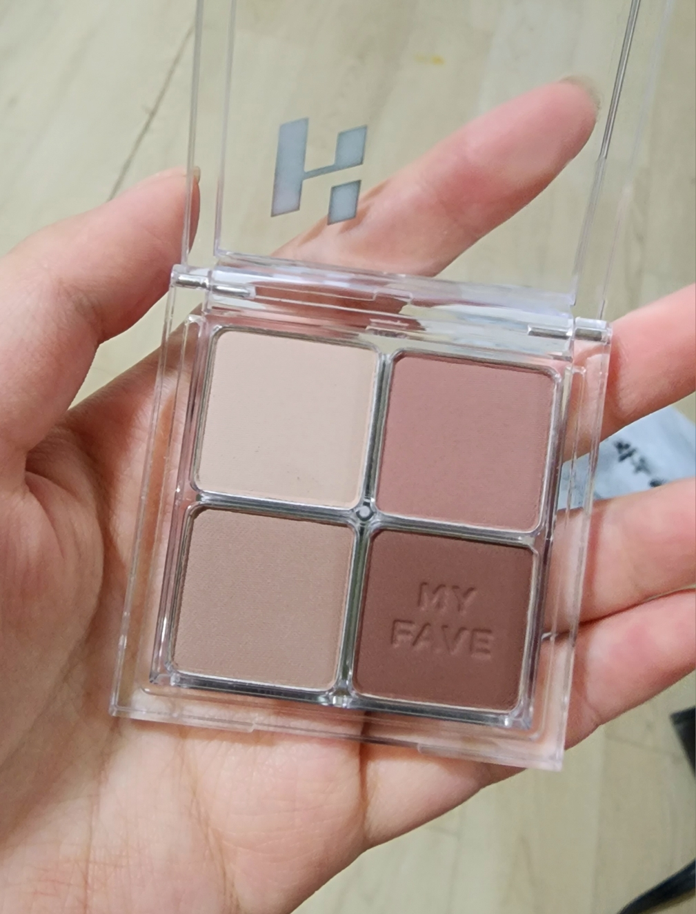 홀리카홀리카 (HOLIKAHOLIKA) 마이페이브 섀도우 팔레트 [04 트러플] review image