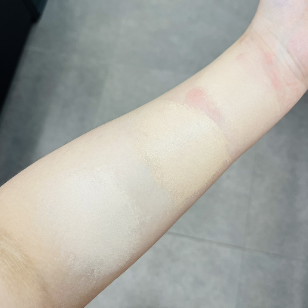 투슬래시포 (TOWSLASHFOUR) 엔젤릭 새틴 쿠션 [SPF50+/PA++++] [N21] review image