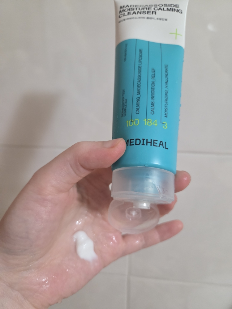메디힐 (MEDIHEAL) 마데카소사이드 클렌저 [수분진정] review image