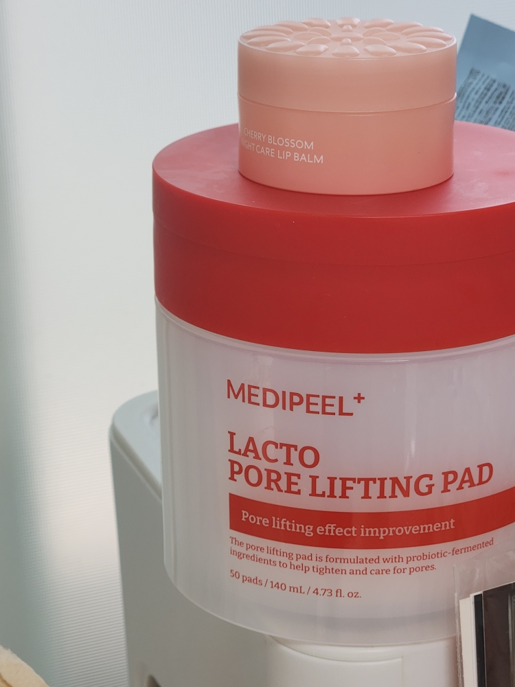 메디필 (MEDIPEEL) 락토 모공 리프팅 패드 2.0 review image