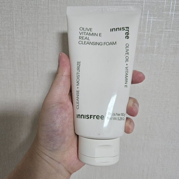 INNISFREE Olive Vitamin E Real Cleansing Foam review image