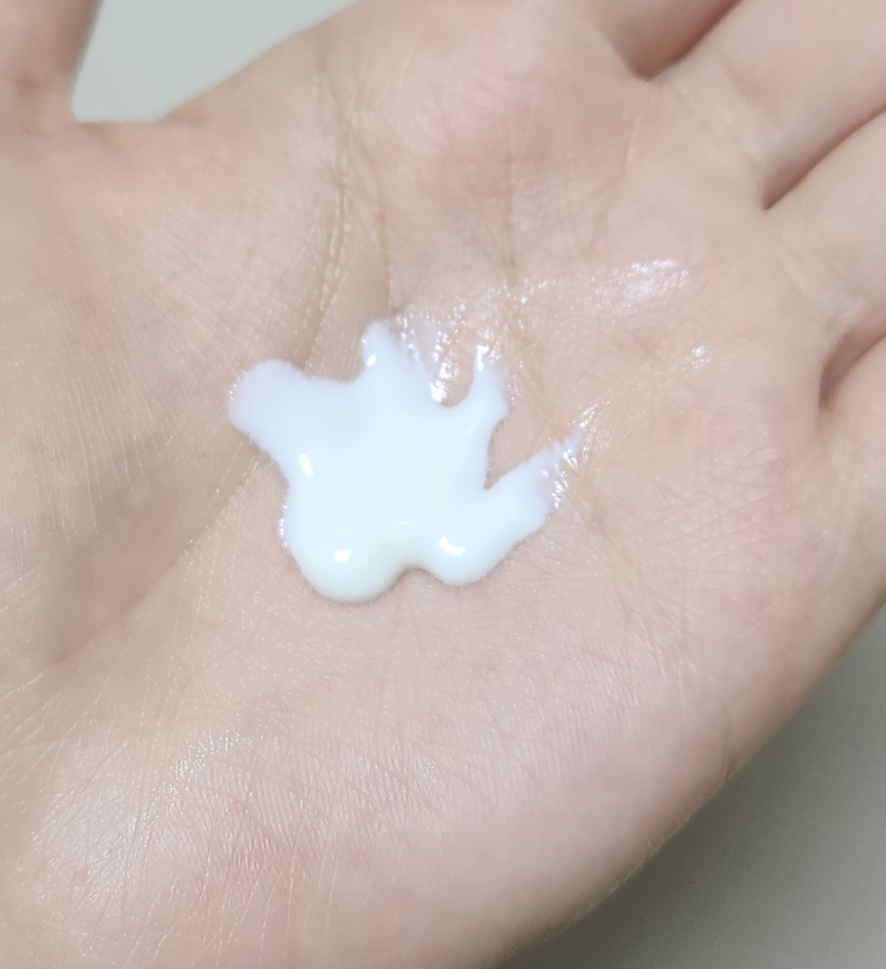 ROUNDAROUND 舒适绿茶保湿防晒霜 [SPF50+/PA++++] common.review image