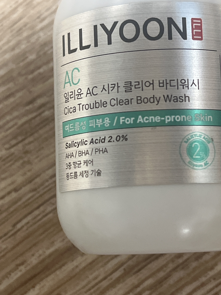 일리윤 (ILLIYOON) AC 시카 아크네 클리어 바디 워시 review image