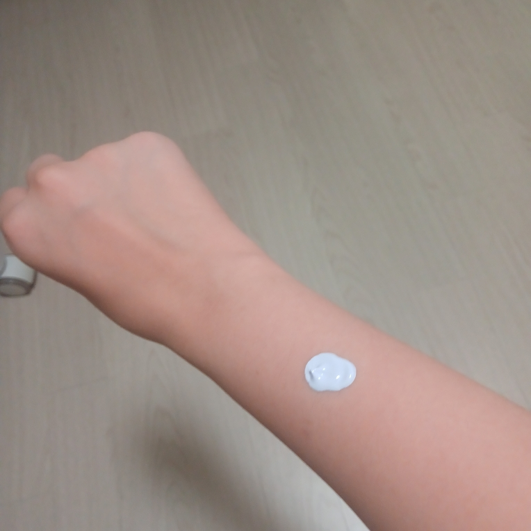 에스쁘아 (espoir) 워터 스플래쉬 선크림 [SPF50+/PA++++] [톤업래스팅] review image