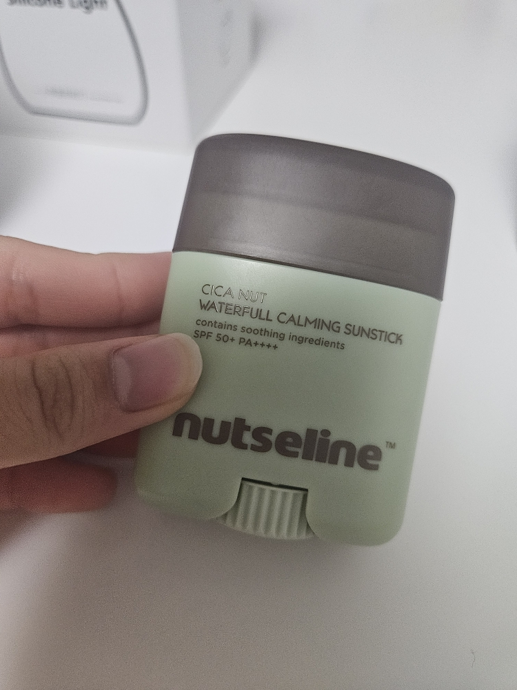 넛세린 (nutseline) 시카 넛 워터풀 카밍 선스틱 [SPF50+/PA++++] review image