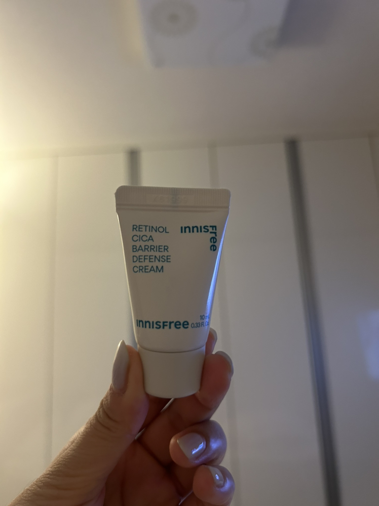 이니스프리 (INNISFREE) 레티놀 시카 흔적 장벽 크림 review image