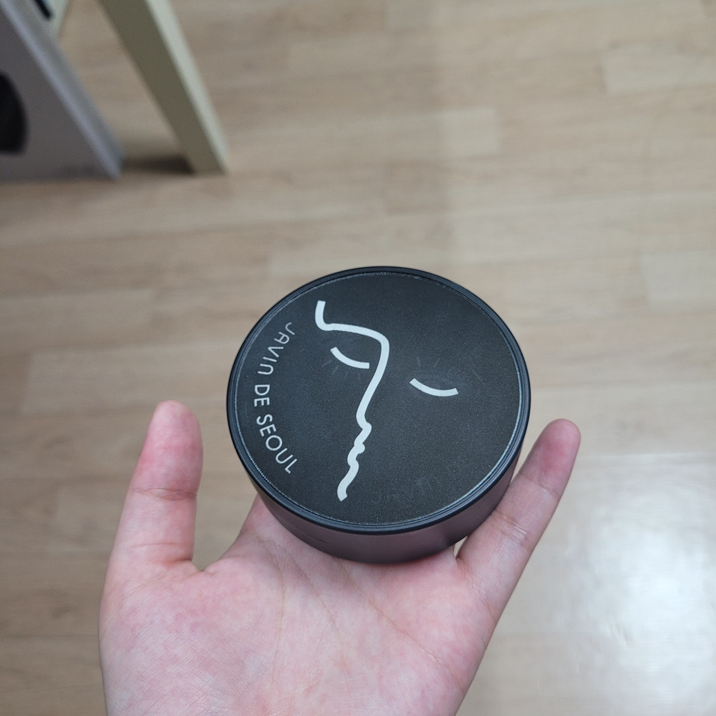 Wink 粉底契约 [SPF50+/PA+++] [第 21 期封面 象牙色] [第 21 期封面的真实用户使用照片