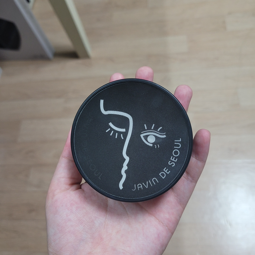 Wink 粉底契约 [SPF50+/PA+++] [第 21 期封面 象牙色] [第 21 期封面的真实用户使用照片