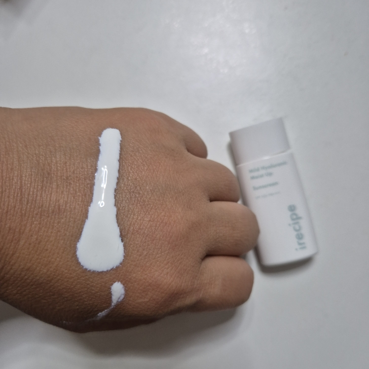 아이레시피 (irecipe) 마일드 히알루로닉 모이스트 업 선스크린 [SPF50+/PA++++] review image