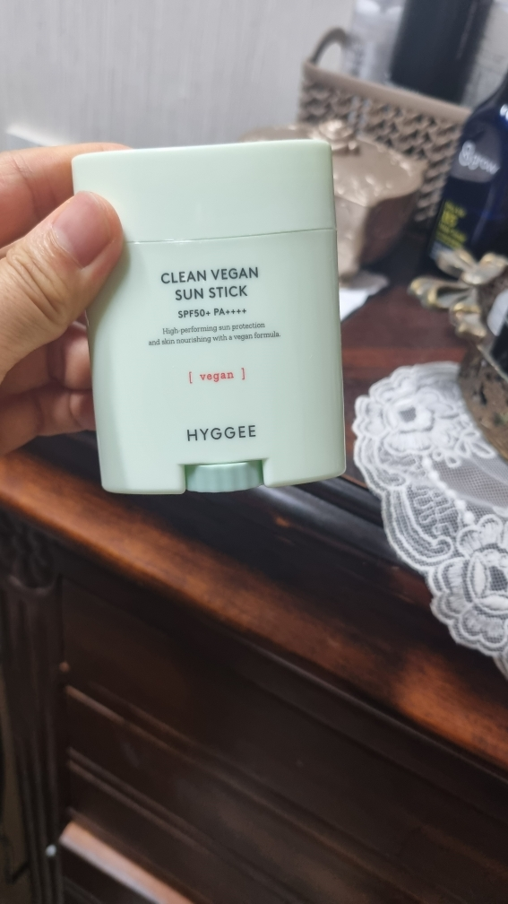 清洁纯素防晒棒 [SPF50+/PA++++]的真实用户使用照片