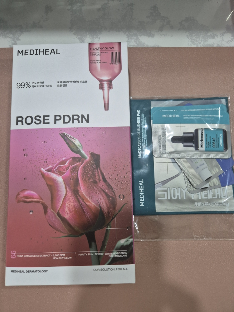 必需口罩 [玫瑰PDRN毛孔结光]的真实用户使用照片