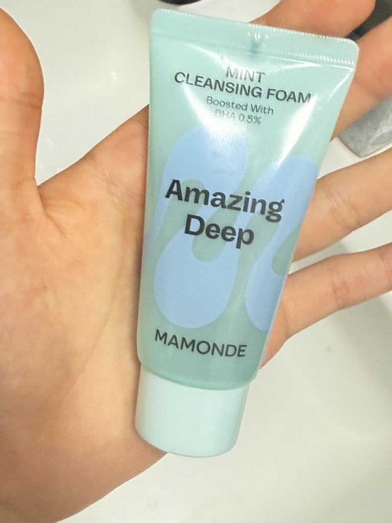 마몽드 (Mamonde) 어메이징 딥 민트 클렌징폼 review image