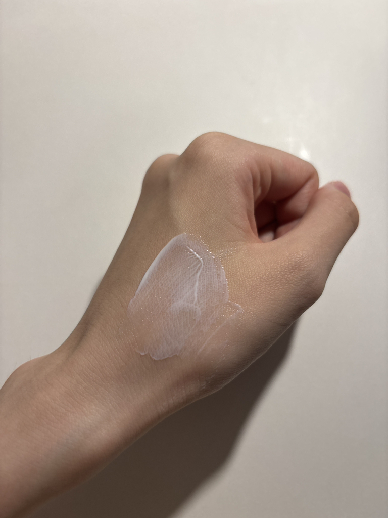 享受超级温和的防晒精华 [SPF50+/PA++++]的真实用户使用照片