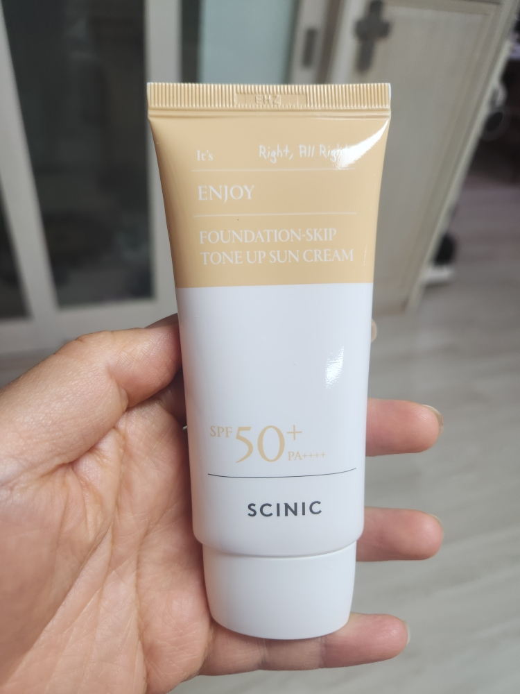 SCINIC 享受 Fadescape 提亮防晒霜 [SPF50+/PA++++] common.review image