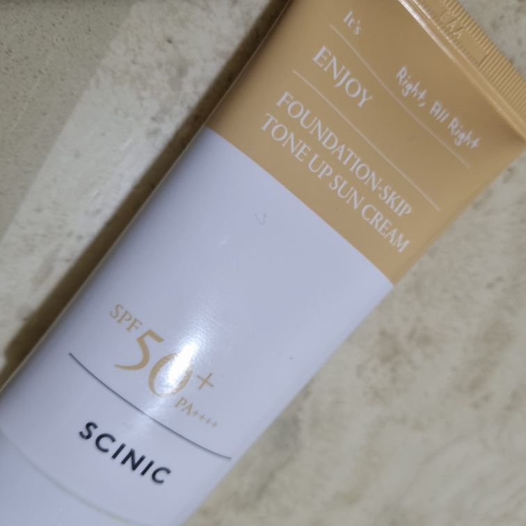 SCINIC 享受 Fadescape 提亮防晒霜 [SPF50+/PA++++] common.review image