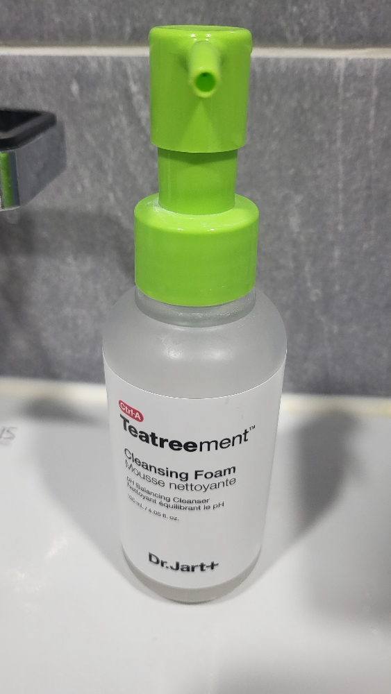 닥터자르트 (Dr.Jart+) 컨트롤에이™ 티트리먼트 클렌징폼 review image