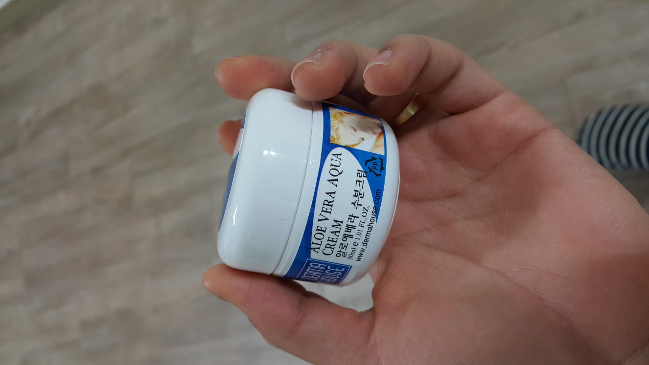 DERMAHOUSE Aloe Vera Moisture Cream review image