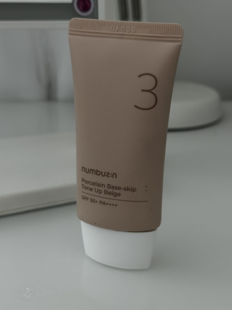 3号陶瓷质感粉底液 提亮肤色米色 [SPF50+/PA++++]的真实用户使用照片