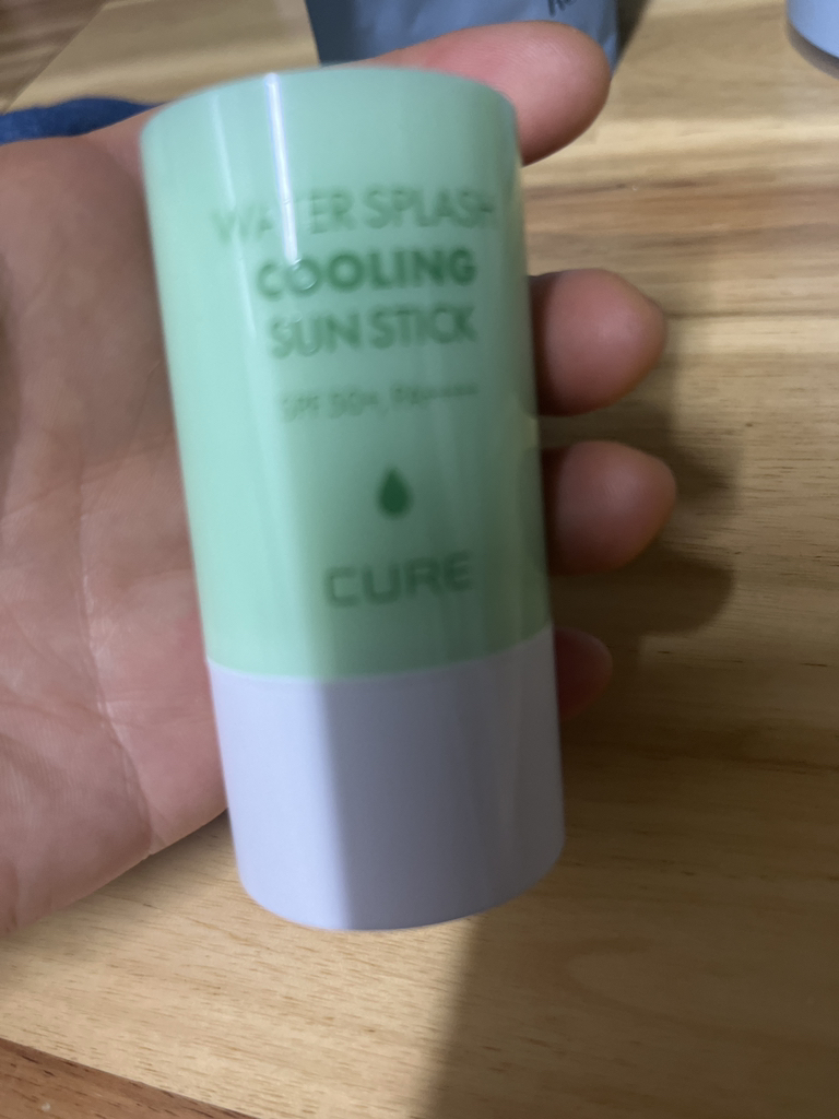 큐어 (CURE) 워터 스플래쉬 쿨링 선스틱 [SPF50+/PA++++] review image