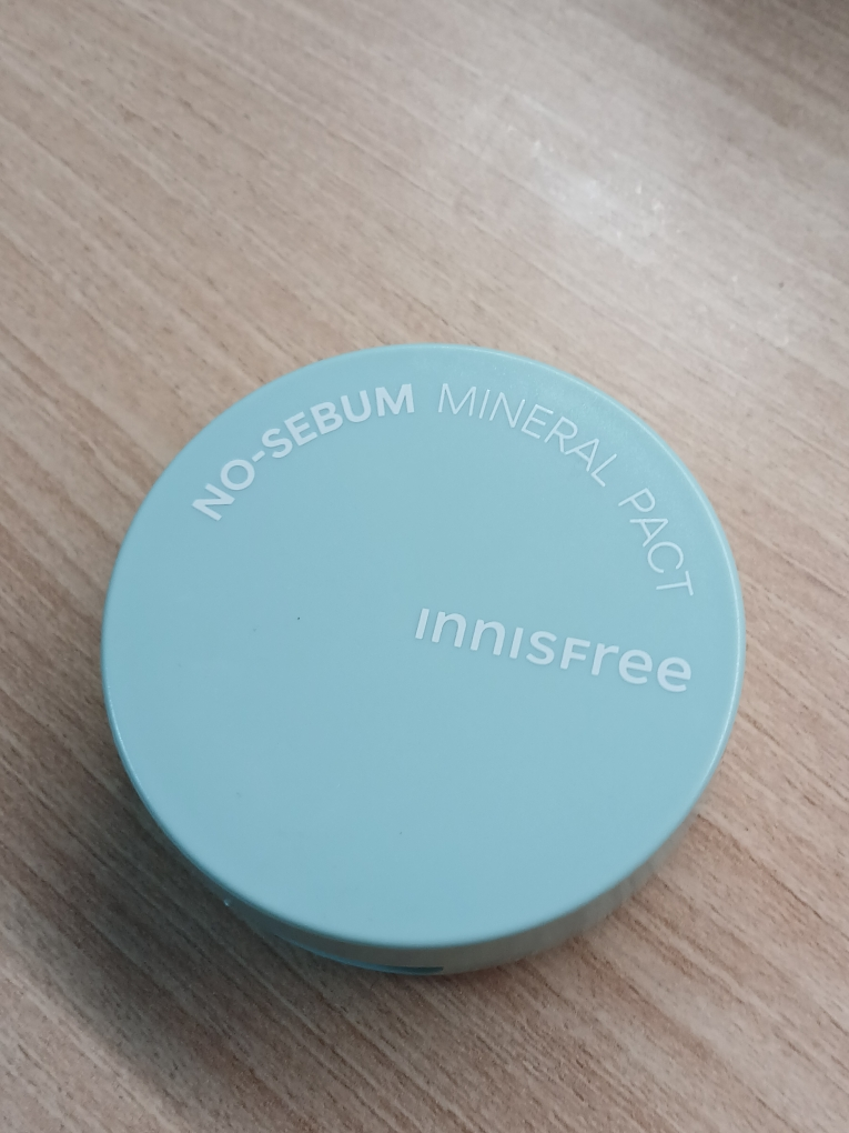 이니스프리 (INNISFREE) 노세범 미네랄 팩트 review image