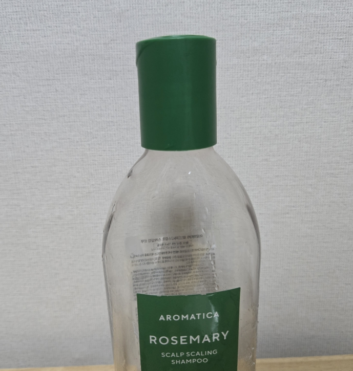 AROMATICA 迷迭香头皮去角质洗发水 common.review image