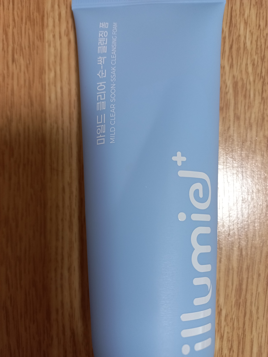 일루미엘 (illumiel+) 마일드 클리어 순싹 클렌징폼 review image