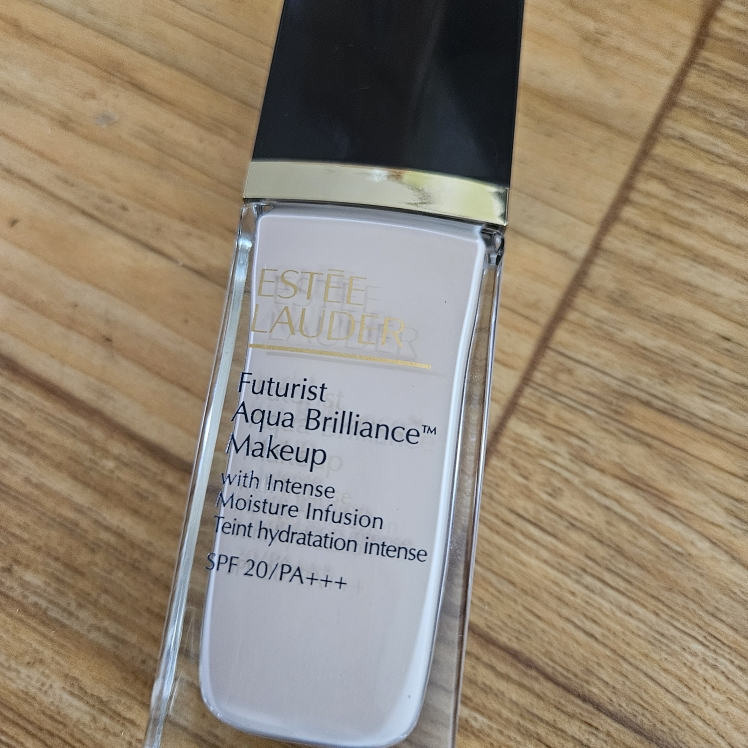 에스티로더 (ESTEELAUDER) 퓨처리스트 파운데이션 [SPF20/PA+++] [1C0 쿨포슬린] review image