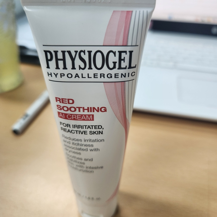 PHYSIOGEL (霏丝佳) 红色柔润 AI 面霜 common.review image