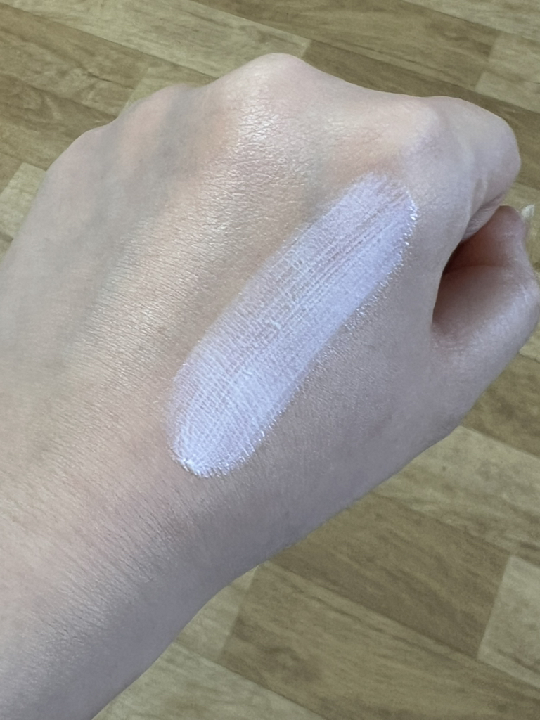 清爽的蒲公英舒缓无油防晒霜 [SPF50+/PA++++]的真实用户使用照片
