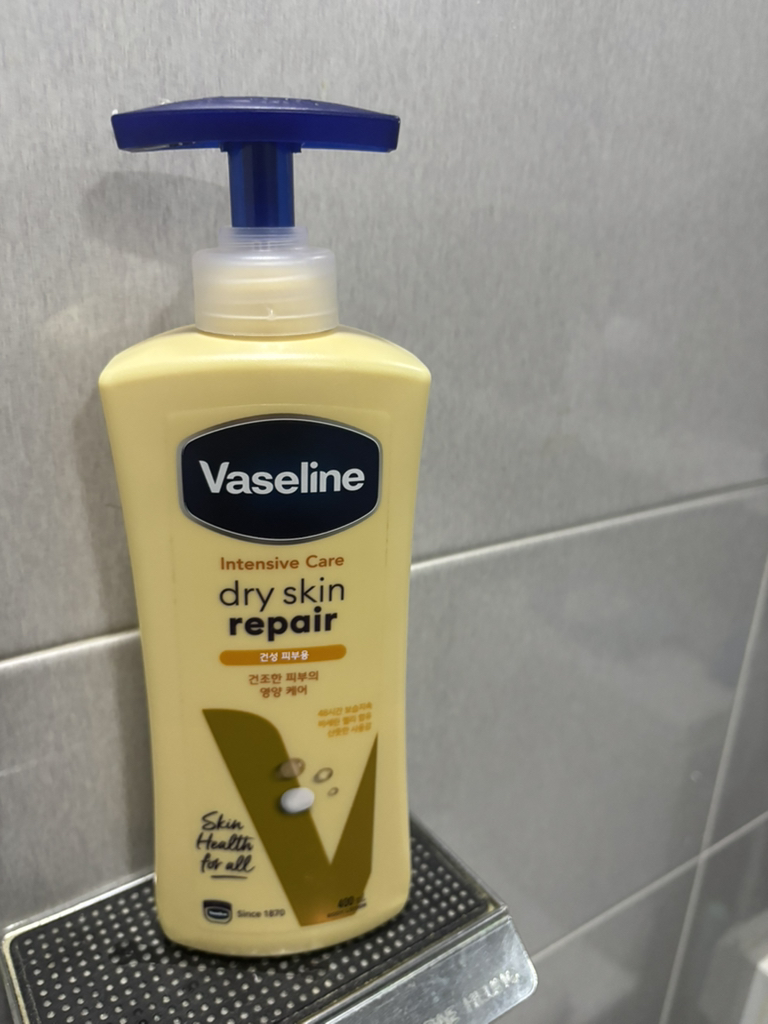 바세린 (Vaseline) (유니레버) 인텐시브 케어 로션 [드라이스킨리페어] review image