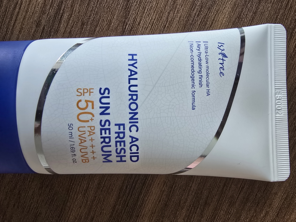 透明质酸清新防晒精华液 [SPF50+/PA++++]的真实用户使用照片