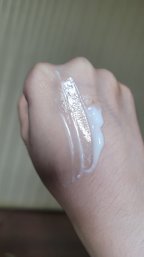 달롭 (dollop) 클리어 선쉐이드 프라이밍 선스크린 [SPF50+/PA++++] review image
