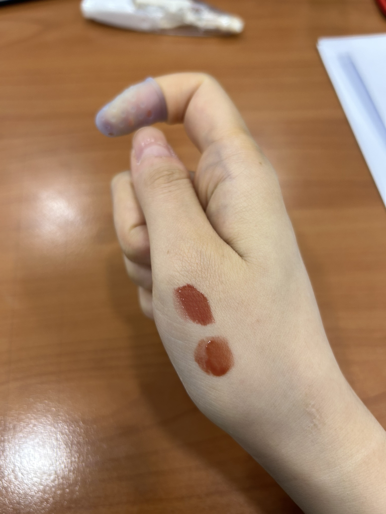 杜威水润唇彩 [12 峡谷]的真实用户使用照片