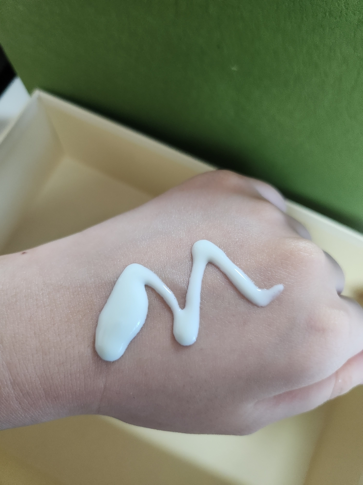 清新纯净水感隔离霜 [SPF50+/PA++++]的真实用户使用照片
