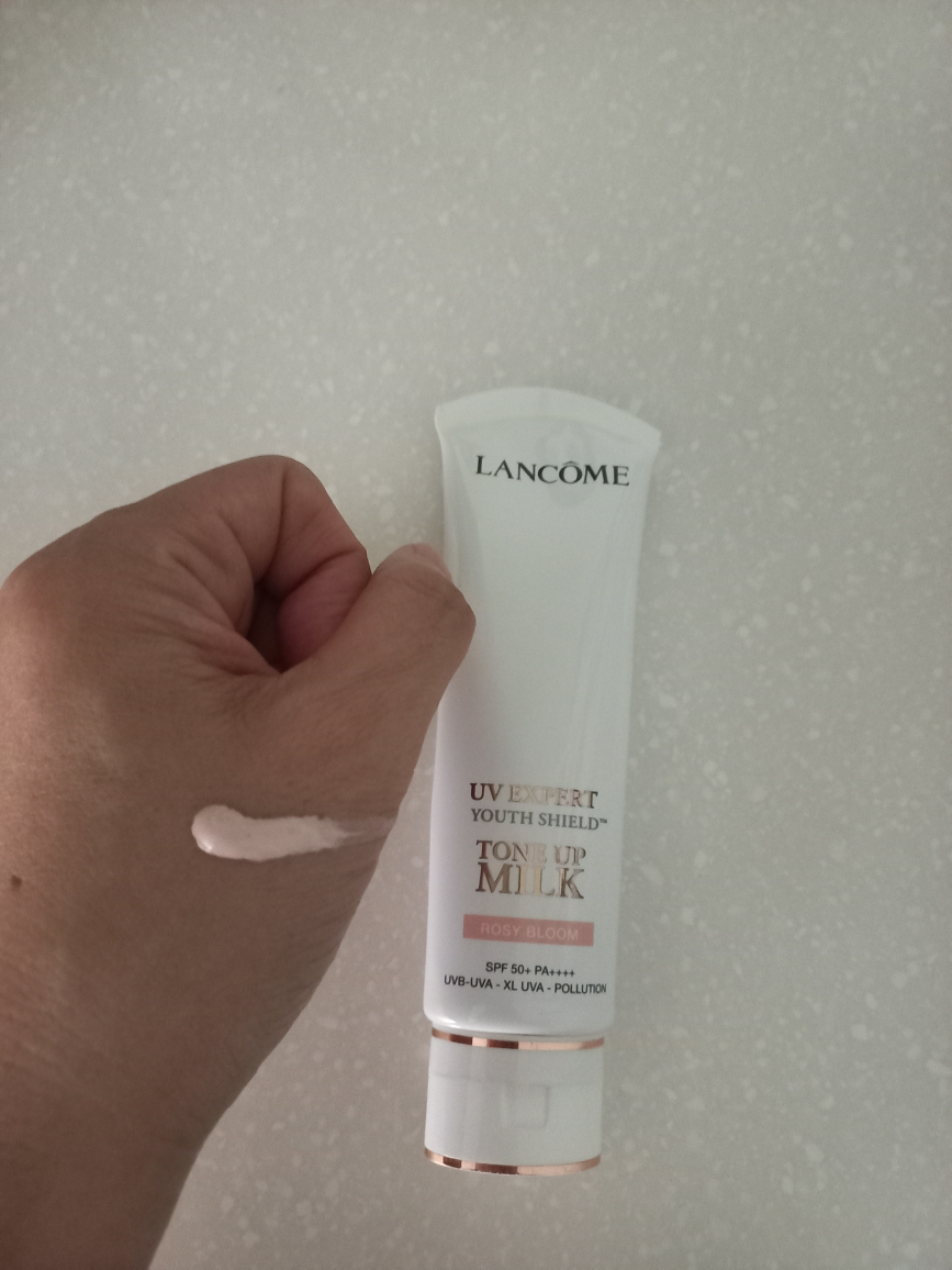 랑콤 (LANCOME) UV 엑스퍼트 톤업 [SPF50+/PA++++] [로지블룸] review image
