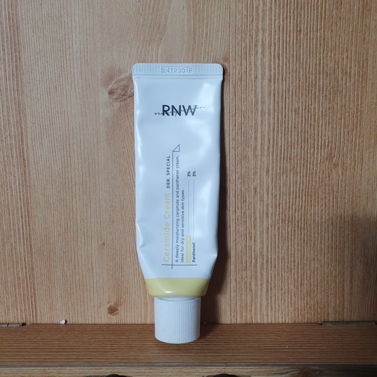 RNW (알엔더블유) 더 스페셜 세라마이드 크림 review image