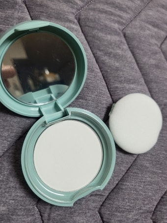 이니스프리 (INNISFREE) 노세범 미네랄 팩트 review image