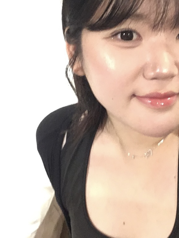 红色乳酸胶原蛋白面膜的真实用户使用照片