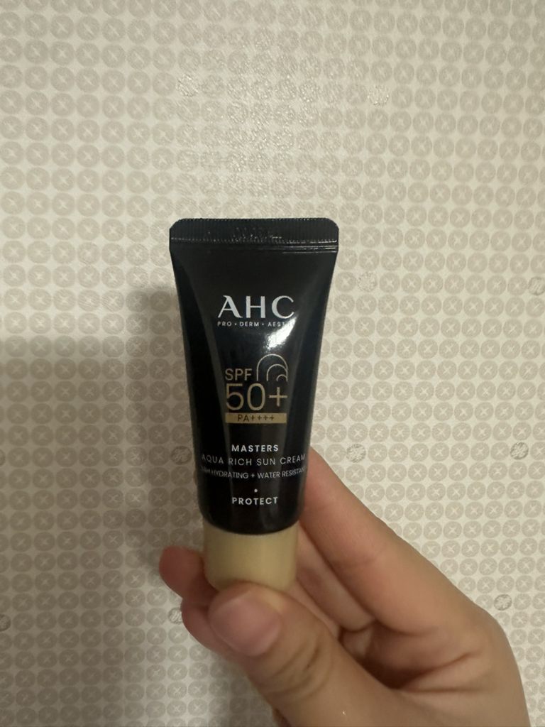 大师级水润防晒霜 [SPF50+/PA++++]的真实用户使用照片
