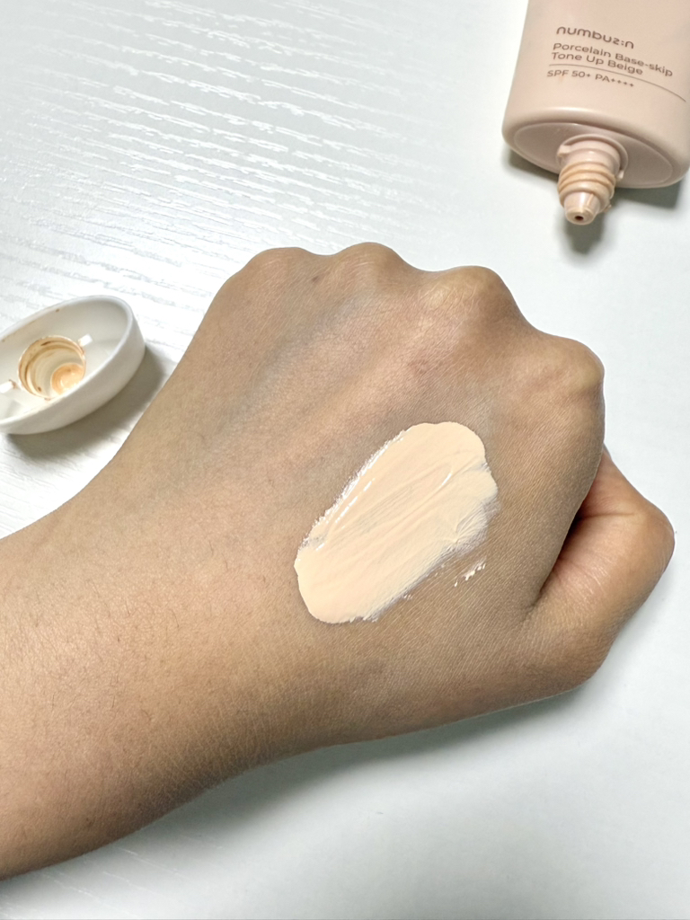 3号陶瓷质感粉底液 提亮肤色米色 [SPF50+/PA++++]的真实用户使用照片