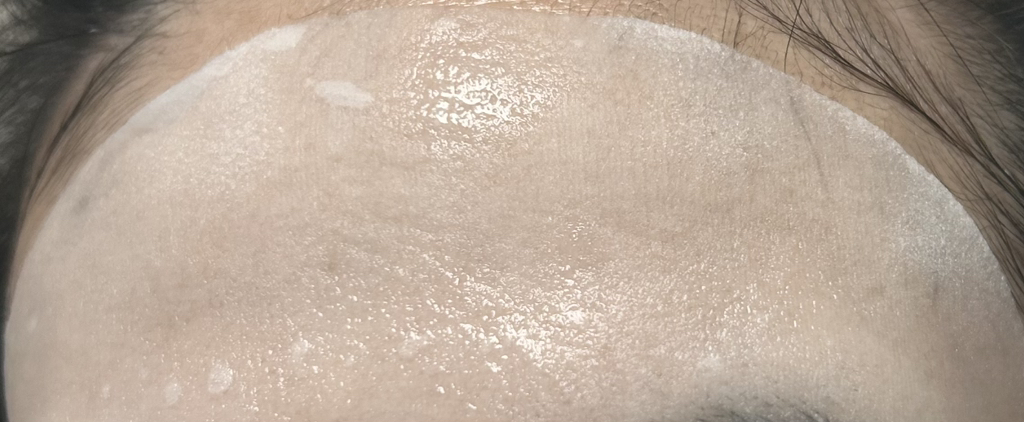 粉红色胶原蛋白安瓿面膜的真实用户使用照片