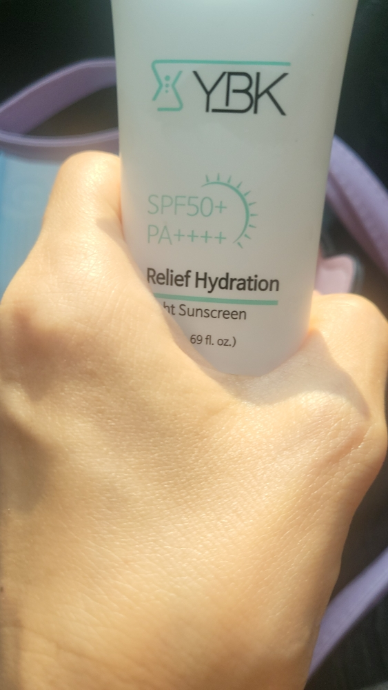舒缓保湿轻质防晒霜 [SPF50+/PA++++]的真实用户使用照片