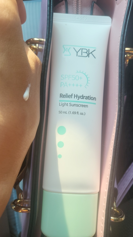 舒缓保湿轻质防晒霜 [SPF50+/PA++++]的真实用户使用照片