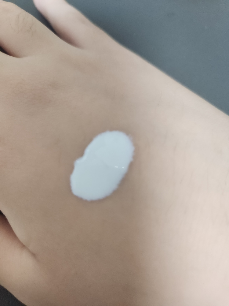 美肤持久粉底液 [SPF28/PA++] [浅蓝色]的真实用户使用照片