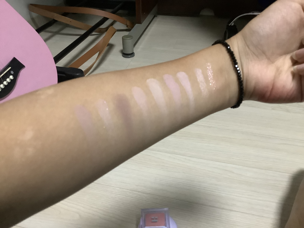 MyFave 心情眼影盘 [13 Amour Gris]的真实用户使用照片